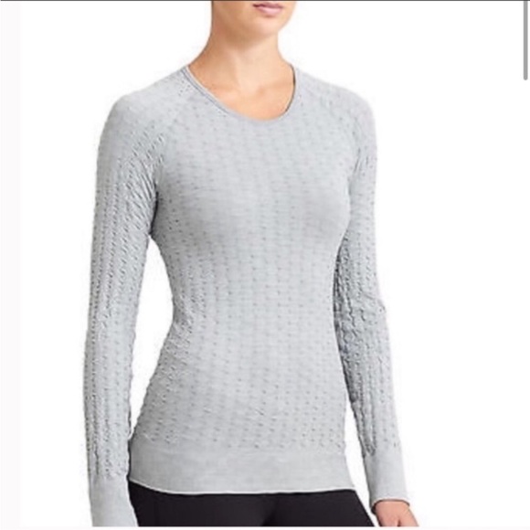 Athleta Epitomize Quilted Long Sleeve Athletic Top Light Gray Size Medium - Picture 1 of 9